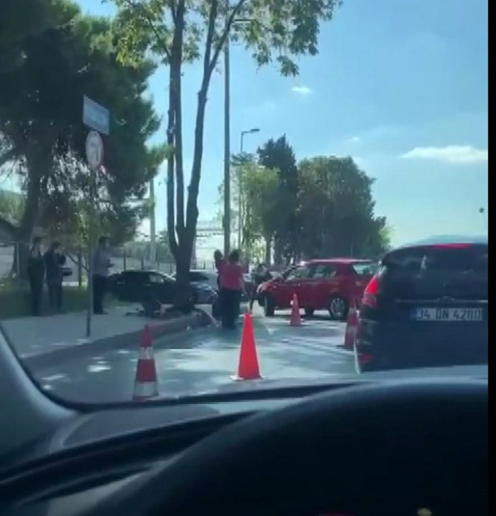 Bakırköy’de otomobillerin kafa kafaya çarpışma anları kamerada