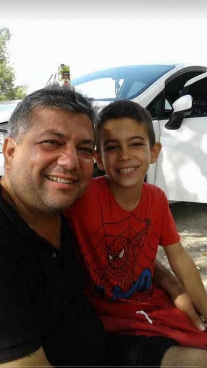 Adana'da kaza geçiren adamı, oğlu balkondan gördü