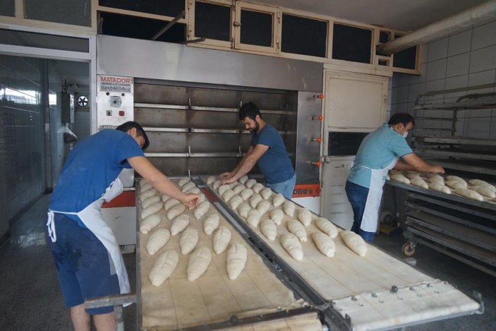Kastamonu'da çamurdan temizlenen fırında ekmek üretimine başlandı