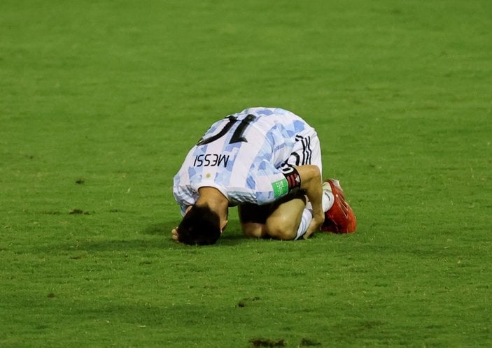Lionel Messi'ye acımasız faul