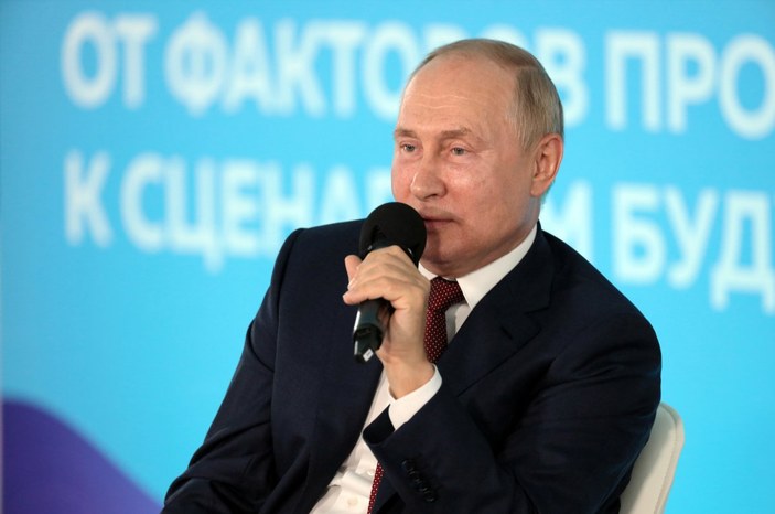 Rusya'da, Vladimir Putin'i uyaran genç konuşuluyor