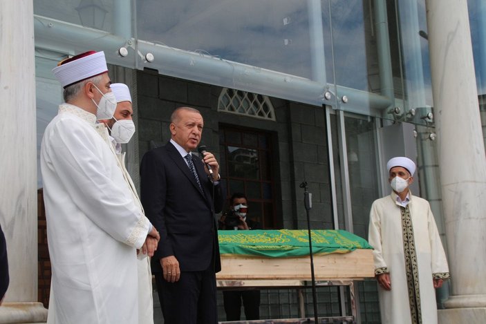 Cumhurbaşkanı Erdoğan, emekli vaiz Osman Yılmaz’ın cenazesine katıldı