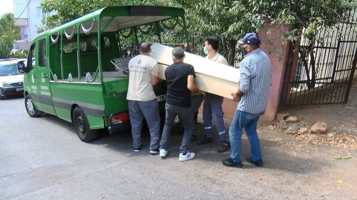 Kartal'da yalnız yaşayan adam evinde ölü bulundu