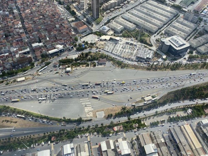 İstanbul'da ekipler, okul dönüşü trafik yoğunluğu için denetim gerçekleştirdi