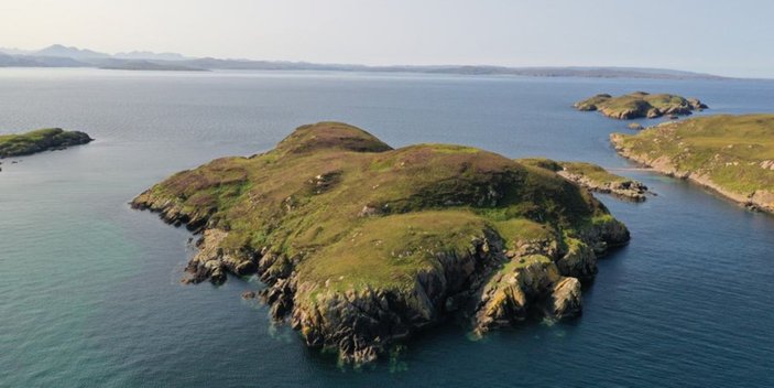İskoçya'da ıssız ada satışa çıkarıldı