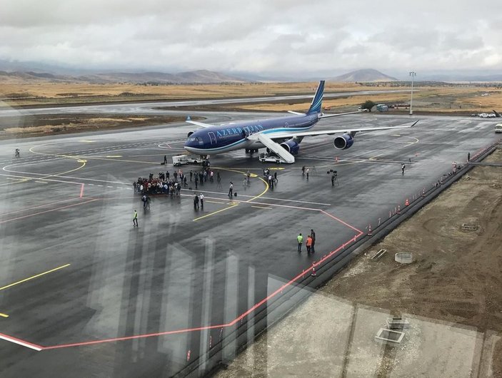 Fuzuli'de inşa edilen havalimanında test uçuşu yapıldı