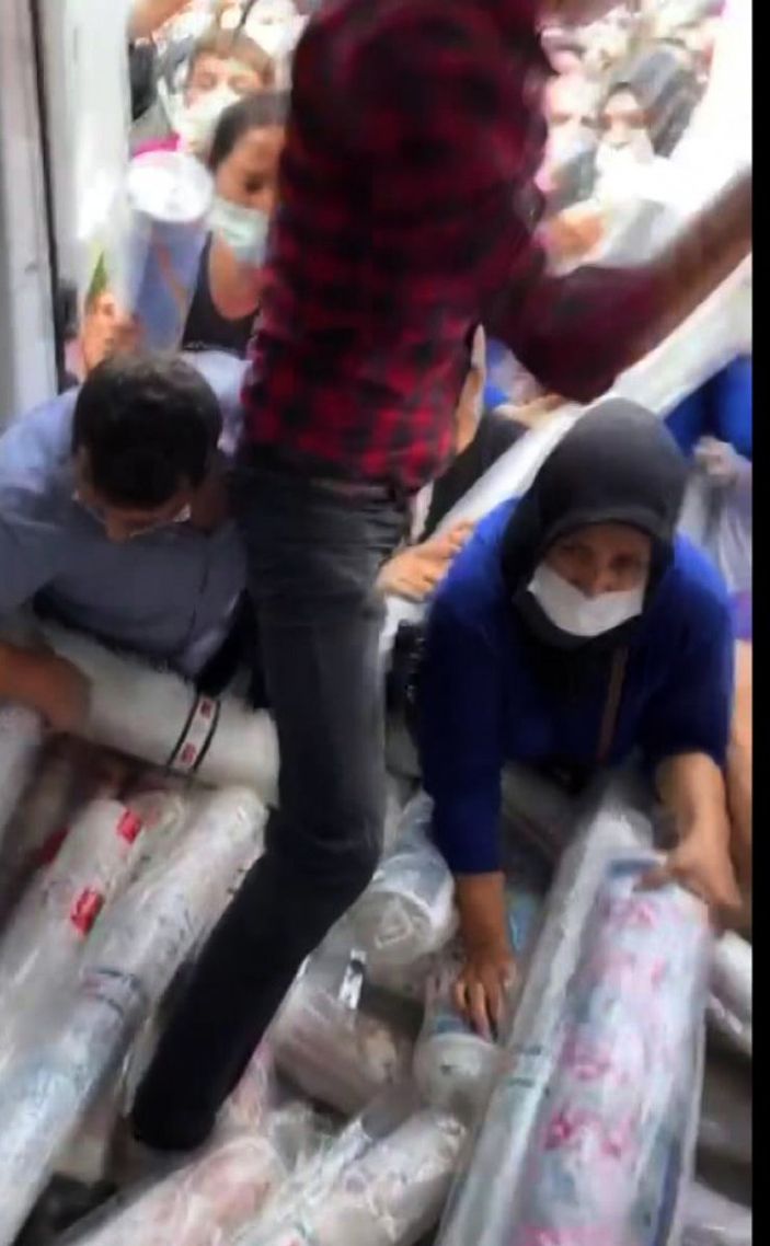 d Avcılar’da halı kampanyası ortalığı karıştırdı