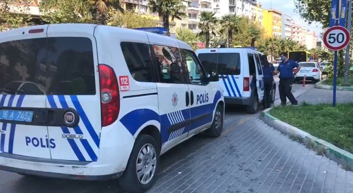 Bursa’da markete giren hırsızlar bıçak çekti, polise direndi