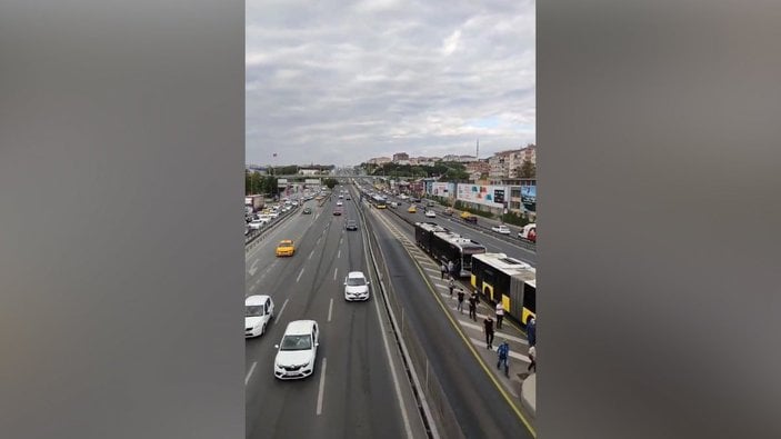 İstanbullular, okulların açıldığı ilk gün otobüs bulamadı