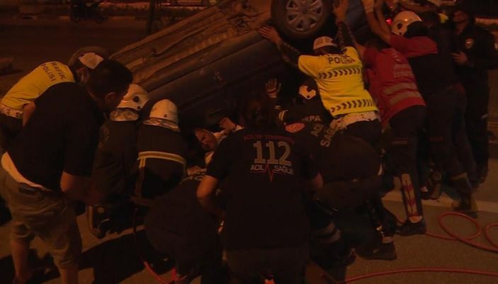 Isparta'da otomobil aşırı hız sonucu takla attı