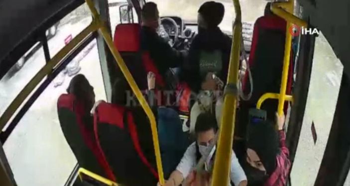 Düzce'de minibüste bayılan yolcuyu şoför hastaneye yetiştirdi