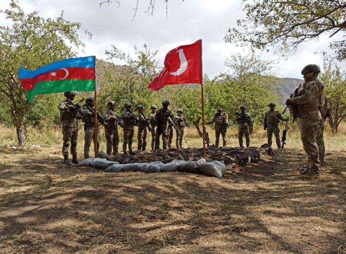 Azerbaycan ve Türkiye’den Laçın’da ortak tatbikat