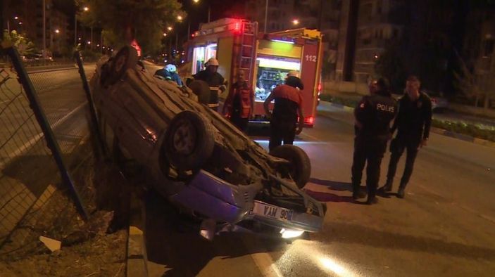 Isparta'da otomobil aşırı hız sonucu takla attı