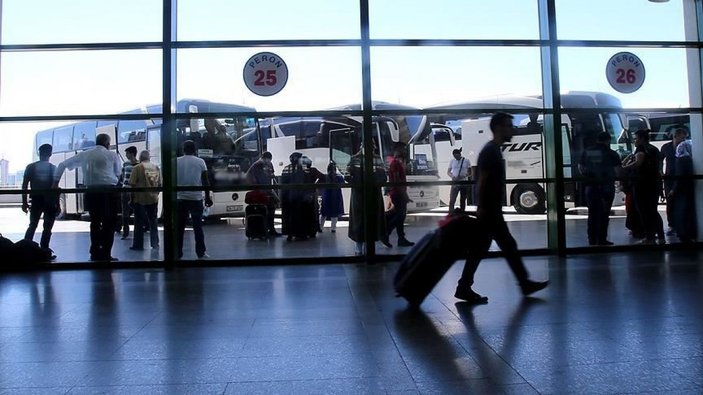 İzmir'de 18 yaşından küçük çocuklara otobüs ve uçak bilet satışı yapılmayacak