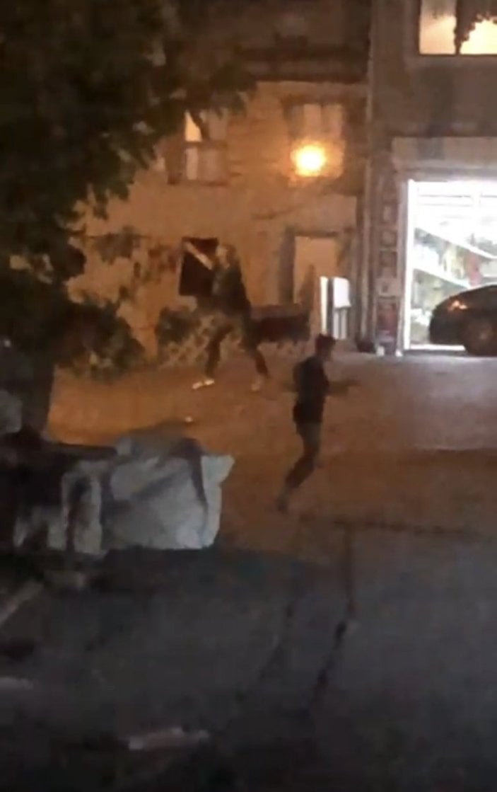 Beyoğlu'nda torbacılar arasında çatışma