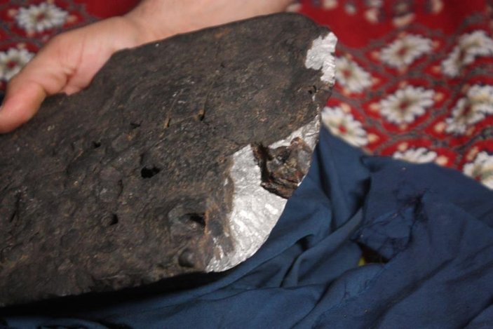 Diyarbakır'da aldığı ithal kömürden göktaşı çıktı