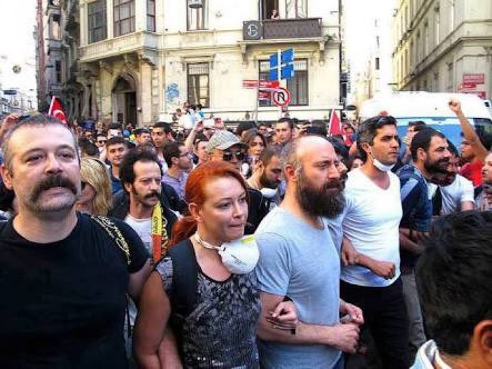 Levent Üzümcü İstanbul Şehir Tiyatroları'na geri döndü