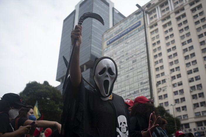 Brezilya'da insanlar sokaklara indi