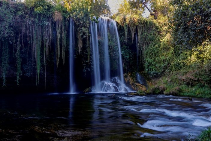 Antalya'daki Düden Şelalesi, her yıl binlerce yabancı turist ağırlıyor