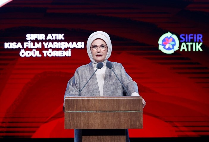 Emine Erdoğan ve Murat Kurum, Sıfır Atık Kısa Film Yarışması'nın ödül törenine katıldı