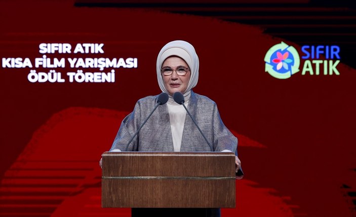 Emine Erdoğan ve Murat Kurum, Sıfır Atık Kısa Film Yarışması'nın ödül törenine katıldı