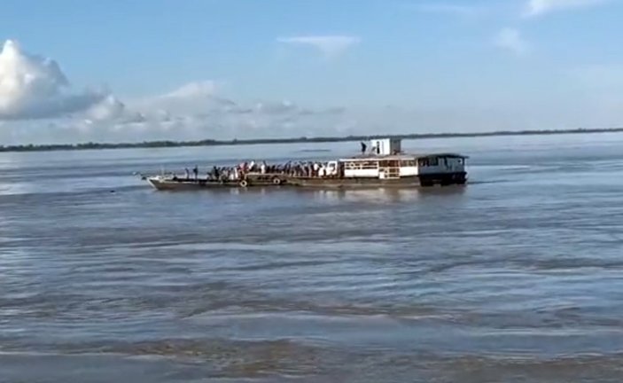 Hindistan’da yolcu tekneleri çarpıştı