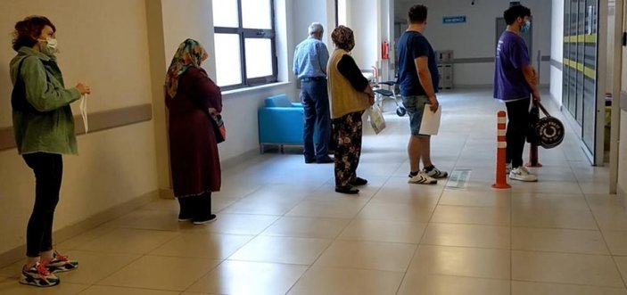 Edirneli vatandaşlar, yeni kararla birlikte aşı yaptırmak için hastaneye akın etti