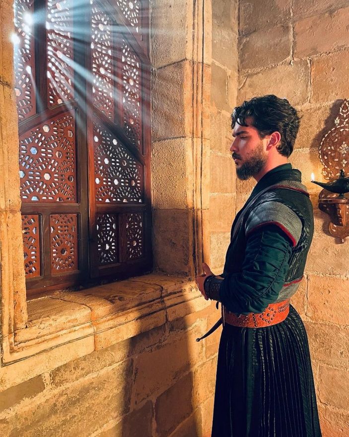 Kaan Yıldırım 'Mevlana' dizisi için sete çıktı! İşte ilk karesi