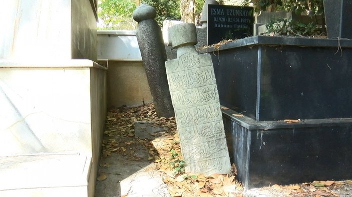 Sarıyer’de, tarihi mezarlıklar bakımsızlıktan harabeye döndü
