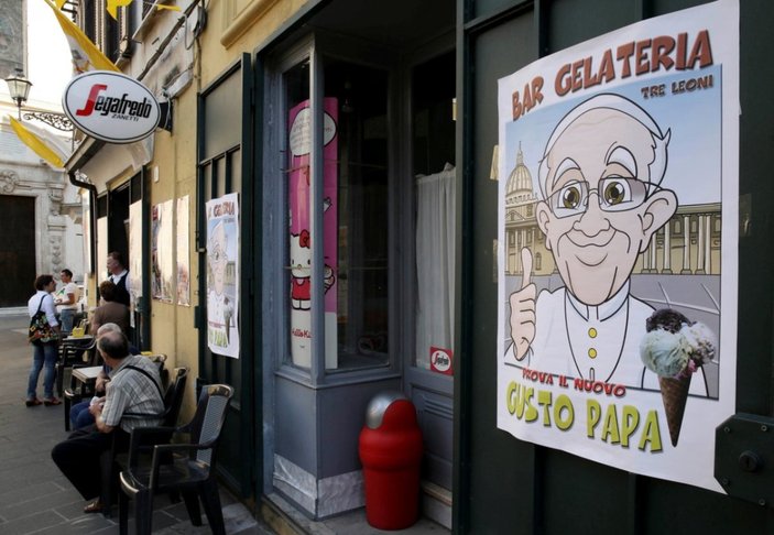 Papa Francis'ten mahkumlara dondurma ikramı