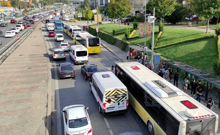İstanbul'un trafik çilesi: İBB'ye önlem çağrısı yapıldı