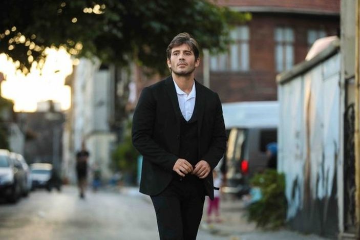 Cihangir Ceyhan kimdir? Camdaki Kız 'Hayri' ile geri döndü...