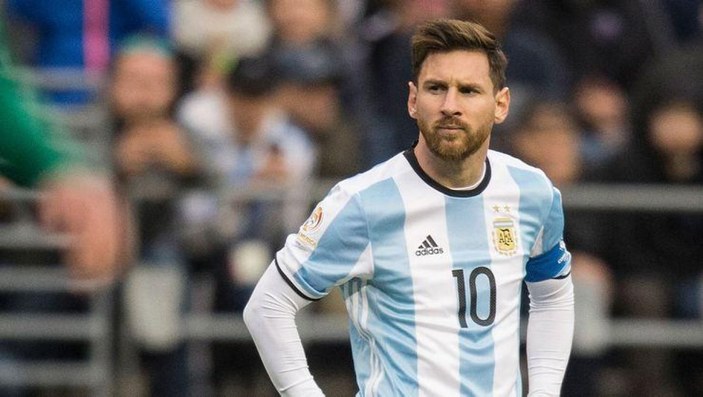 Lionel Messi dünyanın konuştuğu pozisyonu anlattı