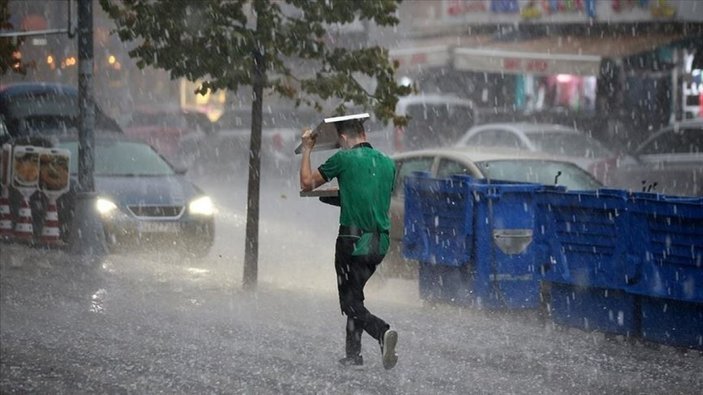 İstanbul için beklenen 'çok kuvvetli' yağış başladı