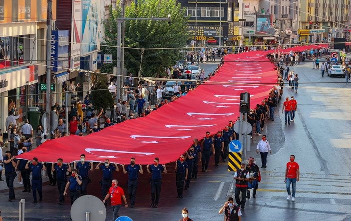 İzmir'in kurtuluşunun 99'uncu yıl dönümü