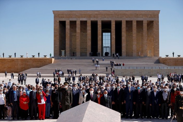 CHP, kuruluşunun 98'inci yıl dönümünde Anıtkabir'de