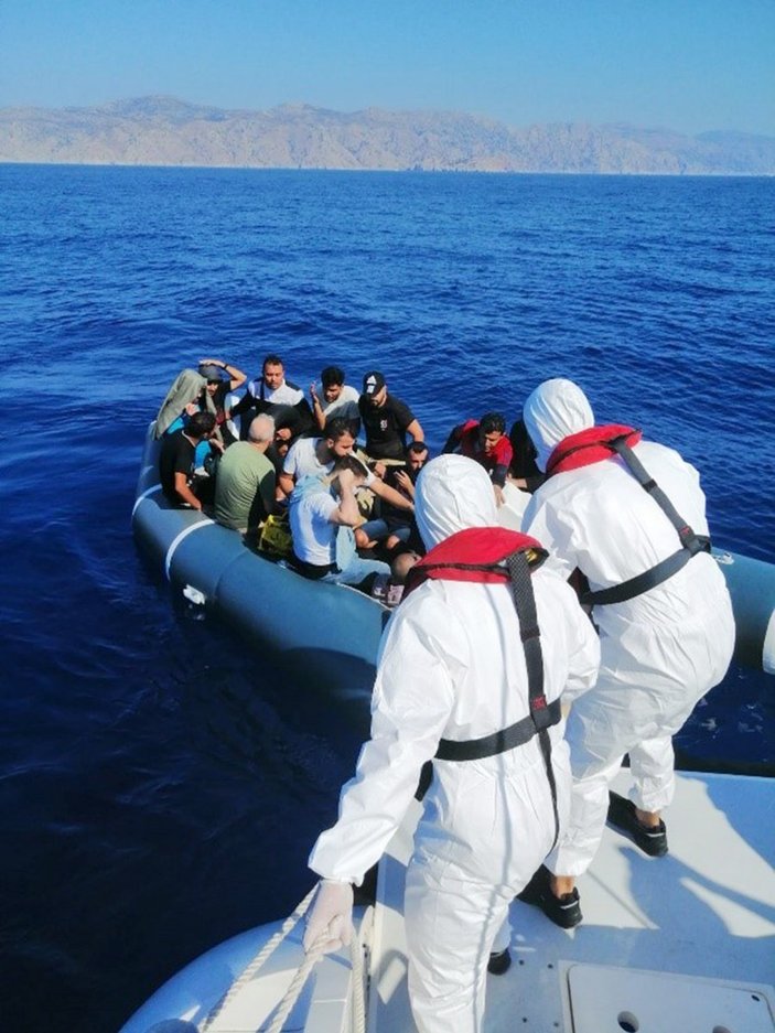 Marmaris’te 18 düzensiz göçmen kurtarıldı
