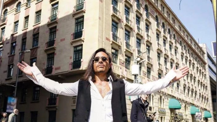 Eski halini görenler şaşırdı! Nusret Gökçe takipçilerini 22 yıl öncesine götürdü: 'Bu ciddi bir iş'