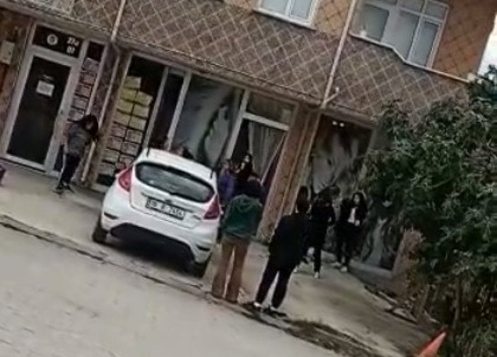Bursa’da kadınların kavgası kamerada