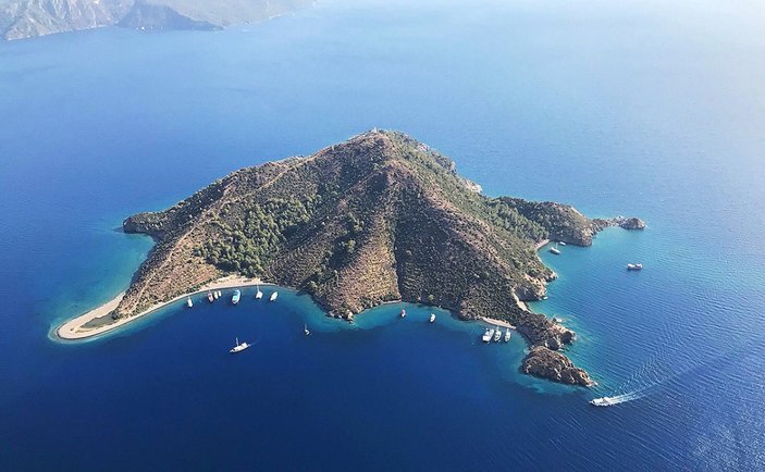 Muğla'da mavi tur tekneleri tatil imkanı sunuyor