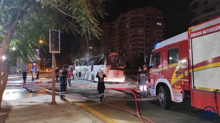 Ankara'da yolcu otobüsü alevlere teslim oldu: 1 ölü, 20 yaralı
