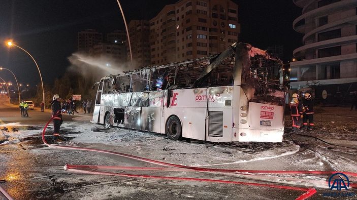 Ankara'da yolcu otobüsü alevlere teslim oldu: 1 ölü, 20 yaralı