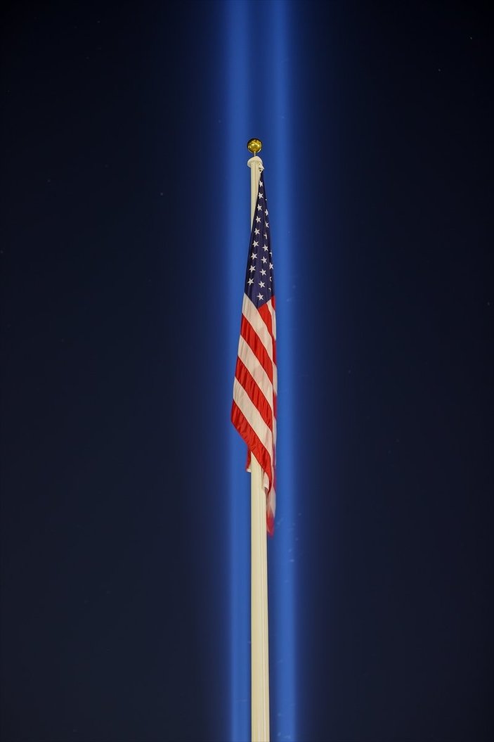 New York'ta 11 Eylül saldırılarını anmak için yakılan ışık kontrol edildi