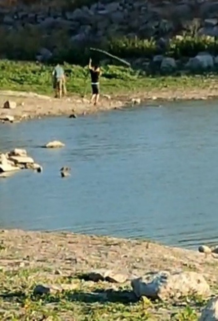 İstanbul'da yasağı dinlemediler, Sazlıbosna Barajı’nda ağ ile balık tuttular