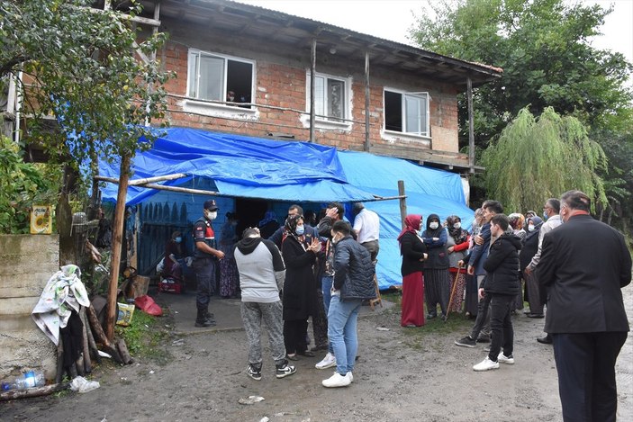 Bartın'da cenaze evinin balkonunda çökme meydana geldi