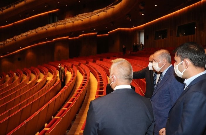 Cumhurbaşkanı Erdoğan'dan AKM'ye ziyaret