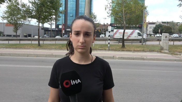 Bursa'da annesi kazada ölen genç kız, üst geçit istedi