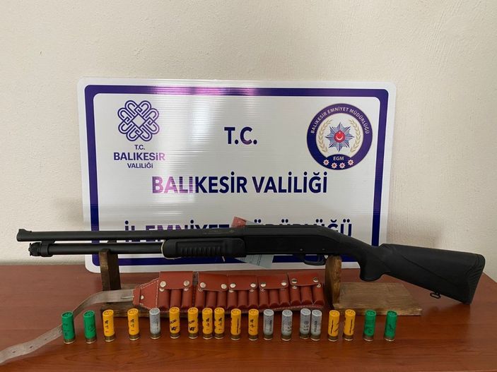 i Balıkesir’de 33 kişi gözaltına alındı