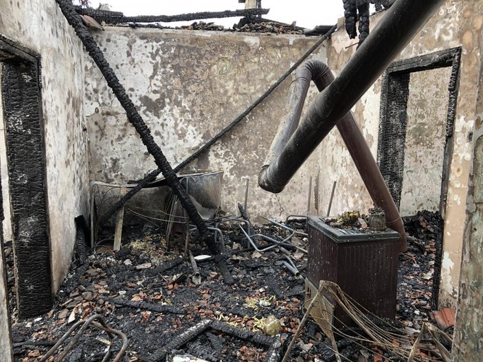 Zonguldak’ta, köpek besleyen komşusunun evini yaktı