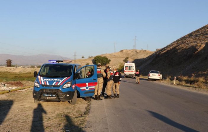 Erzincan'da su kanalına düşen otomobildeki gençler için seferber oldular
